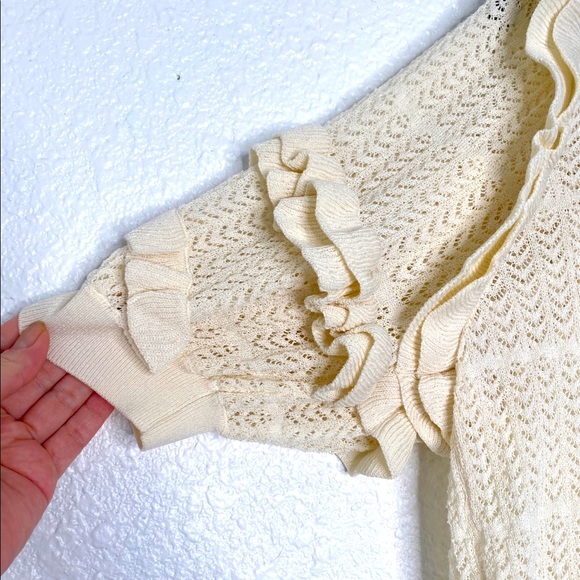 EXPRESS SHORT SLEEVE CREAM SWEATER SZ XS - Picture 6 of 9